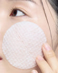 Płatki złuszczające do twarzy z kwasami BHA, PHA i LHA – Celimax Cica BHA Blemish Toner Pad, 60 szt.