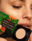 Podkład BB w poduszce (cushion) z gąbką „mushroom” – Watermelon Huda Beauty