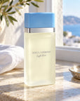 Light Blue EDT na jasnej toaletce – codzienny rytuał zapachowy
