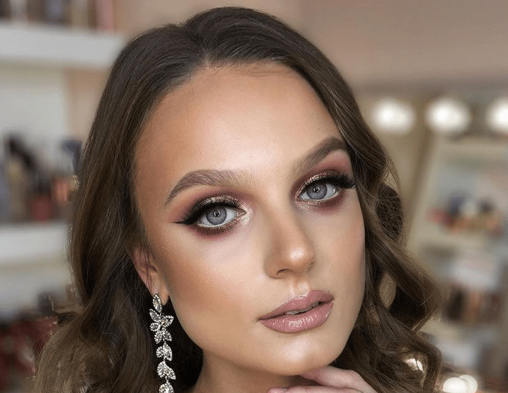 Makijaż Oczów - Techniki i Trendy
