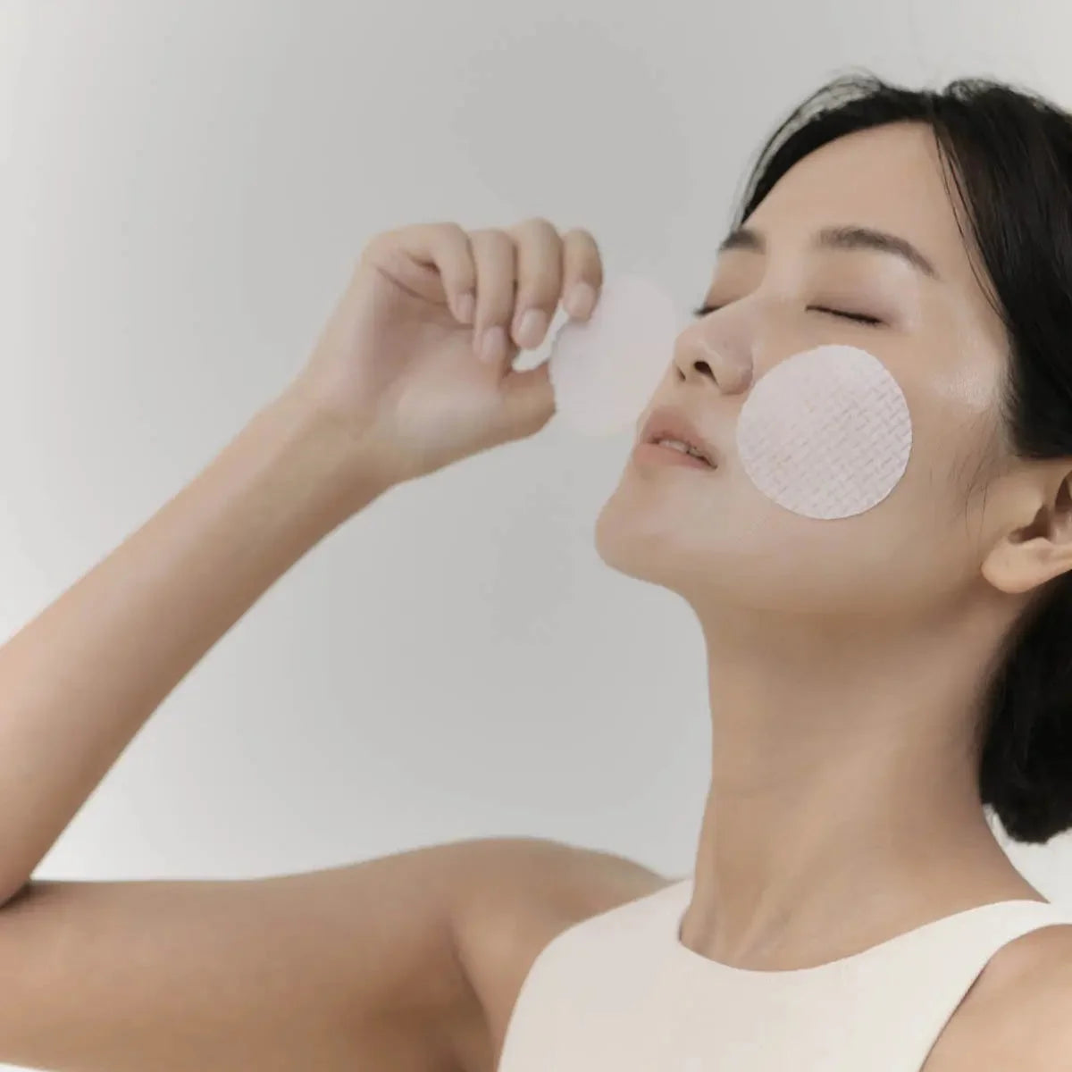 Veido šveitiklio pagalvėlės su BHA, PHA ir LHA rūgštimis – „Celimax Cica BHA Blemish Toner Pad“, 60 vnt.