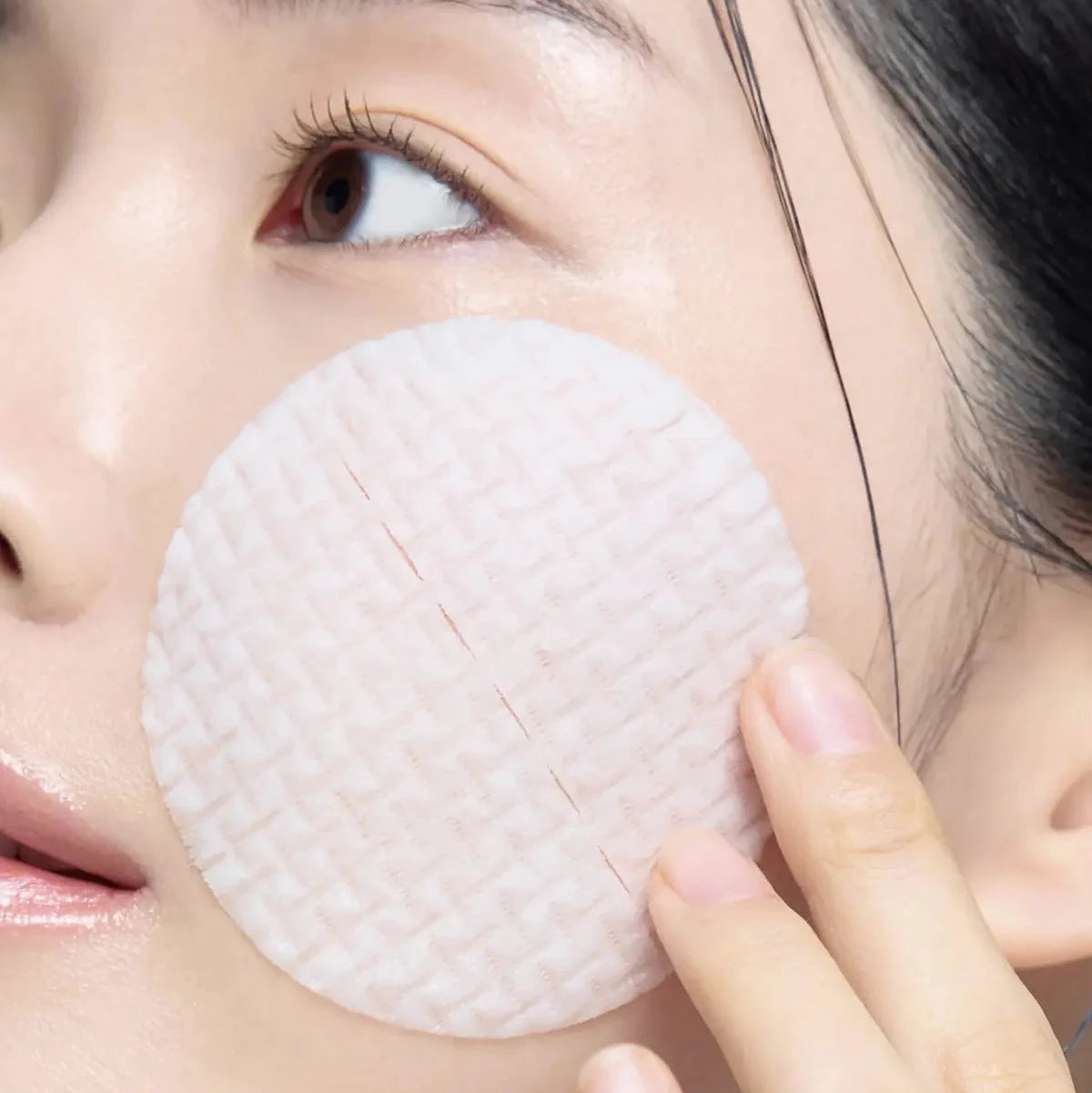 Veido šveitiklio pagalvėlės su BHA, PHA ir LHA rūgštimis – „Celimax Cica BHA Blemish Toner Pad“, 60 vnt.