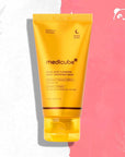 Całonocna maska do twarzy z kwasem kojowym Medicube Kojic Acid Turmeric Night Wrapping Mask – 75 ml
