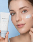 SKIN1004 - Madagascar Centella Hyalu-Cica Water-Fit Sun Serum SPF50+ PA++++ - Nawilżający Krem Przeciwsłoneczny