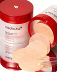 Płatki peelingujące do twarzy z kwasem bursztynowym – Medicube Red  (70 szt.)