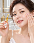 Nakładanie serum MERCILEN Collagen Peptide Retinol na twarz